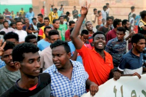 السودان: التفاوض بين الرفض والترحيب والشارع يترقب