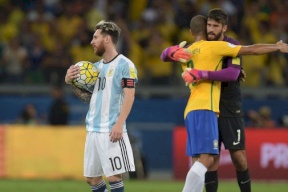 "ويكيبيديا" تقصف جبهة البرغوث ليونيل ميسي