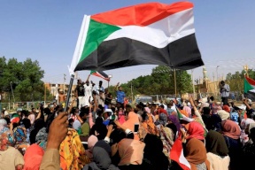 قادة الاحتجاجات في السودان يلغون الدعوة إلى عصيان مدني