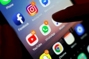 بخطوات بسيطة.. كيف تمنع "فيس آب" من الاحتفاظ ببياناتك؟