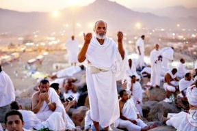 وصول أول وفود الحجاج اليمنيين إلى السعودية