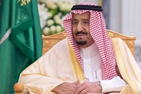 الملك سلمان يفجع بعزيز