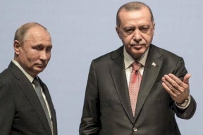 فورين بوليسي: بوتن يواصل اصطياد حلفاء واشنطن
