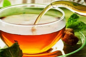 فوائد وميزات الشاي الأسود