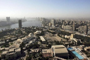 السيسي يطالب بإخلاء القاهرة من الوزارات والمقار الإدارية