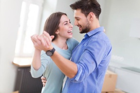 أمنيات ترغب المرأة أن يحققها الرجل من دون أن تطلبها