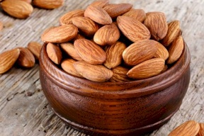 اللوز.. للحفاظ على اللياقة الجسدية