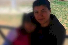 طفلة تركية أمام أمها المضرجة بالدماء "أرجوك لا تموتي"