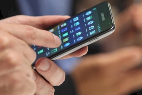 لهذا السبب حذارِ من استعمال هاتفك أثناء فترة الراحة من العمل