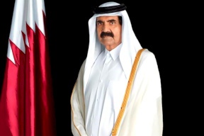 شاهد: مقاطع فيديو تثير الشكوك حول الوضع الصحي لأمير قطر السابق