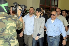 كم أسير تحرر بموجب الاتفاقيات السياسية منذ اتفاق أوسلو؟