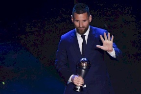 ميسي أفضل لاعب في العالم للمرة السادسة