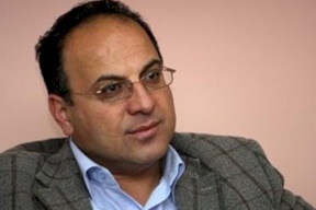 مقال: الكلب الأبيض والكلب الأسود