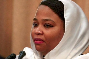 وزيرة سودانية تخرج عن صمتها