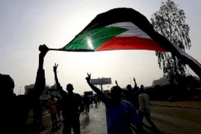  دبلوماسيون أمريكيون يفتحون حسابات مصرفية في السودان للمرة الأولى منذ عقود