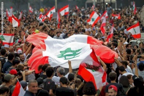 بيان للجيش اللبناني يؤكد الوقوف الى جانب المتظاهرين.. ولكن