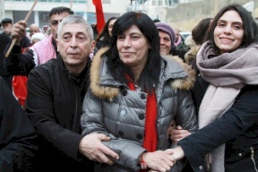  اعتقالات واسعة  في صفوف قيادات "الشعبية" بينهم خالدة جرار