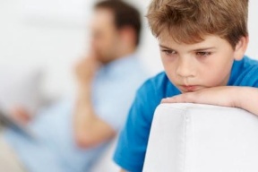 كيف نتعامل مع المتوحد
