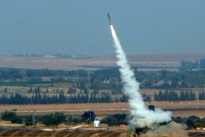 يديعوت : صواريخ غزة قادرة على تدمير أبراج سكنية في تل ابيب