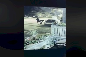 فيديو.. مستوطنون يعتدون على مركبات ومسجد  بالداخل المحتل