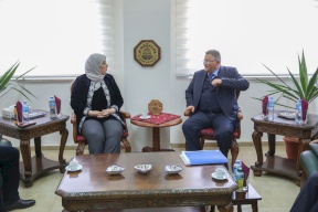 جامعة القدس تحتفل بتسليم شهادات الخريجين المستفيدين من منحة حماد الحرازين