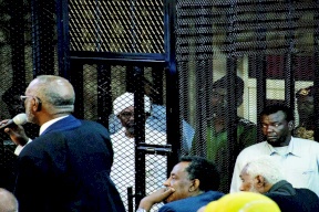النيابة السودانية: البشير قد يواجه حكم الإعدام