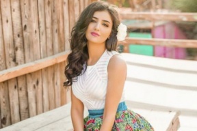 فنانة مصرية ترتدي فستان زفاف بـ 15 مليون دولار!