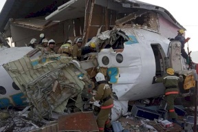 طائرة كازاخستان "المنكوبة".. 14 شخصا لقوا مصرعهم