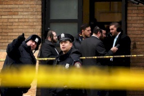 عملية طعن جماعية بمعبد يهودي في نيويورك