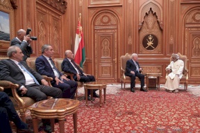 الرئيس يسافر إلى عُمان لتقديم العزاء بالسلطان قابوس