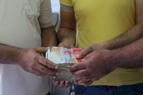 بتهمة الاختلاس..احالة موظف للنائب العام 