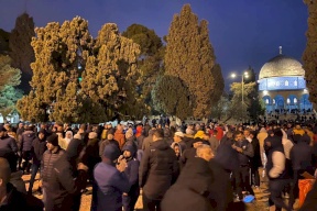 فيديو: اصابات واعتقالات..اقتحام المسجد واطلاق النار تجاه المصلين