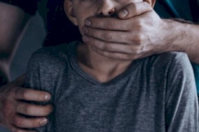 أردني يغتصب طفلاً بعد تهديده: "اذا بتحكي لحدا بقتلك بالسكين"