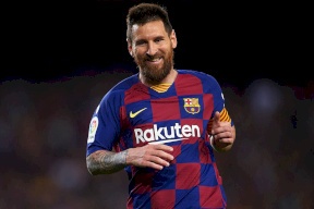 كم يبلغ راتب ليونيل ميسي الشهري؟