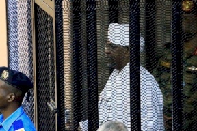 وزير سوداني: عمر البشير قد يحاكم أمام الجنائية الدولية في لاهاي