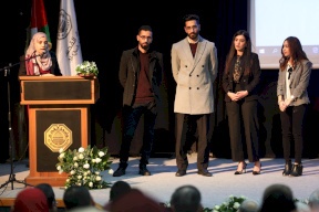 طلبة الطب في جامعة القدس يعرضون أبحاثاً طبية متميزة في مشاريع تخرجهم