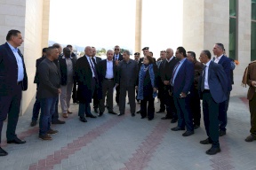 اشتية يتفقد منطقة الحجر الصحي بأريحا