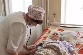 عادت هذه العجوز للحياة بعد أن حفروا قبرها