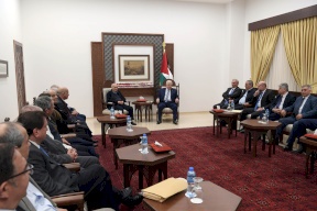 الرئيس يشيد بعمل لجنة التواصل ويرفض استقالة المدني