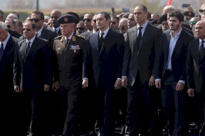 هذه الصورة لجنازة مبارك أشعلت مواقع التواصل الاجتماعي