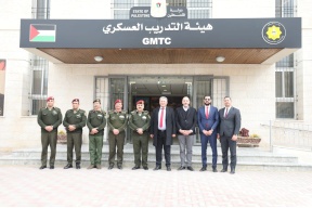 رئيس جامعة القدس يزور هيئة التدريب العسكري في أريحا ويبحث التعاون المشترك
