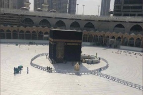 صورة مُبكية للكعبة بسبب كورونا!