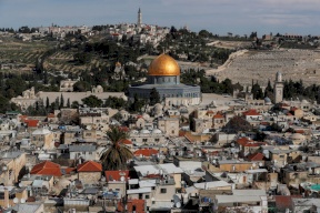 أمريكا تنزع عن المقدسيين فلسطينيتهم والرئاسة تُعلق