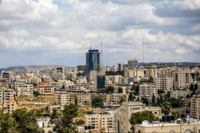 الحكومة: لا مصابين بالكورونا في رام الله