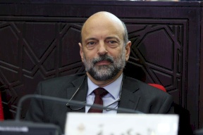 رسميا .. تعطيل المدارس والجامعات وإيقاف الصلاة بالأردن 