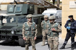 الأردن: القبض على لصوص سطوا على منزل رئيس الوزراء السابق