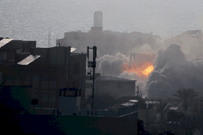 إسرائيل تُهاجم موقعين لحماس في قطاع غزة