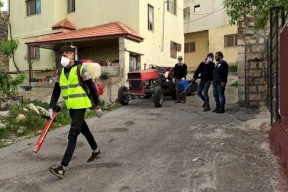 طعن شابين من لجنة الطوارئ في النبي صالح واصابتهما بجروح