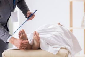 تلقت صدمة حياتها.. استيقظت من النوم ووجدت نفسها في حقيبة الجثث