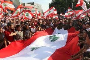 احتجاجات لبنان تعود رغم تفشي كورونا وارتفاع الإصابات! 